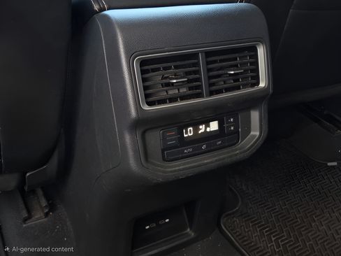 Used 2024 Volkswagen Atlas SE FWD image 22