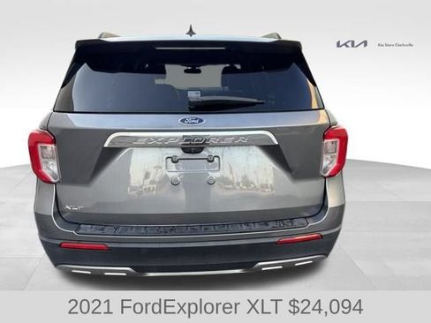 Used 2021 Ford Explorer XLT w/ Equipment Group 202A RWD image 7