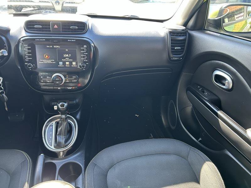 Used 2016 Kia Soul + w/ Audio Package FWD image 13