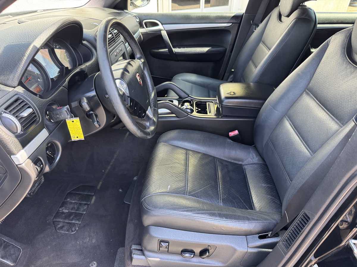 Used 2010 Porsche Cayenne AWD/4WD image 24