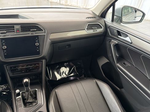 Used 2022 Volkswagen Tiguan SE FWD image 29