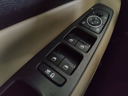 Used 2019 Hyundai Santa Fe Limited FWD image 27