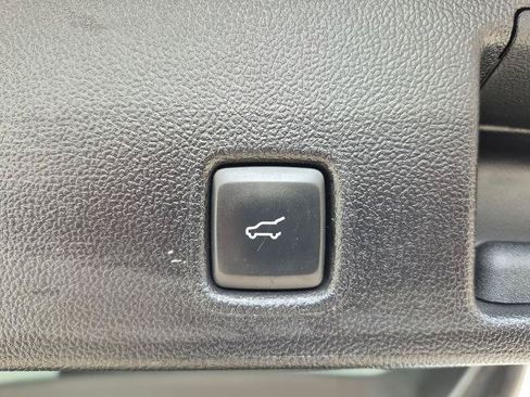 Certified 2022 Ford Escape SEL w/ SEL Stealth AWD Package image 9