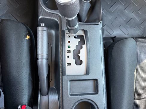 Used 2010 Toyota FJ Cruiser 4WD image 38