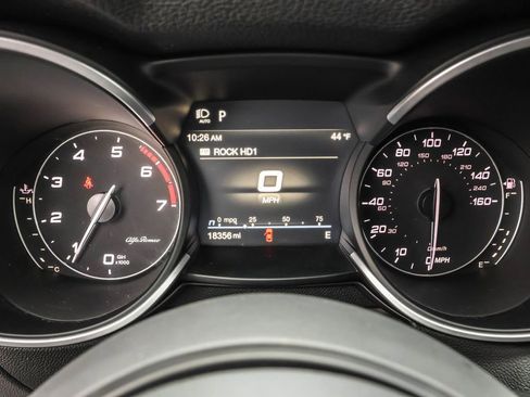 Used 2023 Alfa Romeo Stelvio Ti image 22