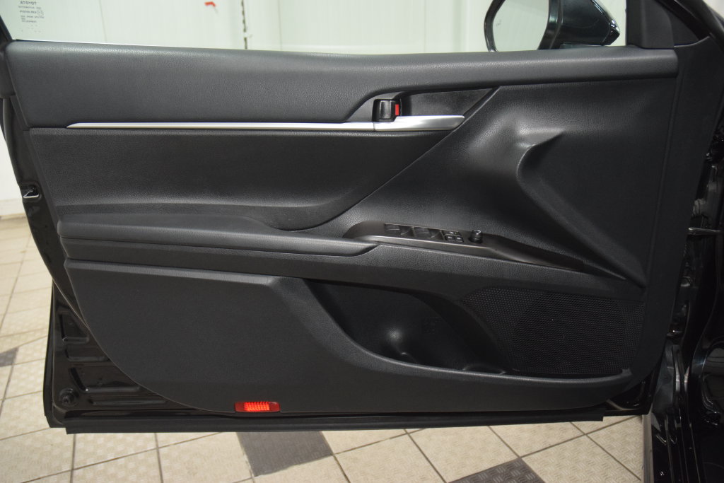 Used 2023 Toyota Camry SE w/ Cold Weather Package FWD image 46