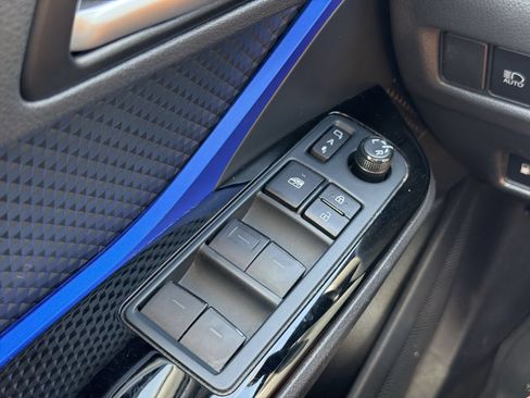 Used 2022 Toyota C-HR XLE FWD image 23