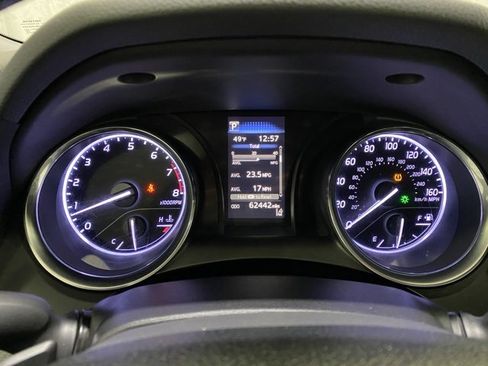 Used 2020 Toyota Camry SE image 16