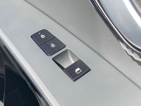 New 2026 Kia Niro EX image 24