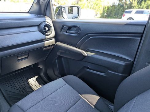 Used 2023 Chevrolet Colorado Trail Boss w/ Technology Package AWD/4WD image 17