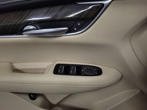 Used 2019 Cadillac XT5 FWD image 27