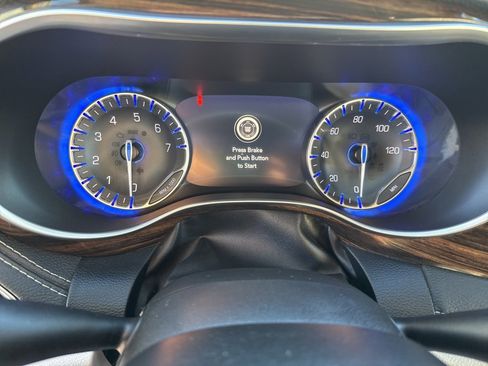 Used 2021 Chrysler Pacifica Limited w/ Premium & Safety Sphere Group image 29