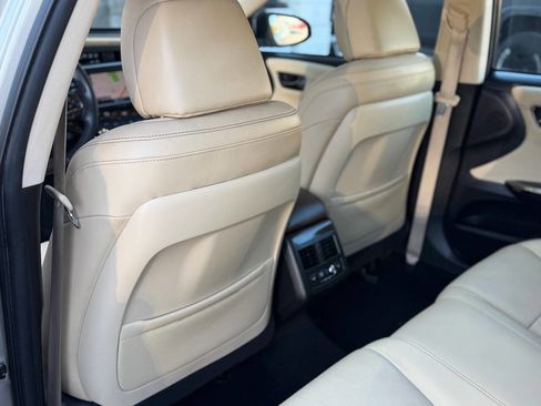 Used 2014 Toyota Avalon Limited image 40