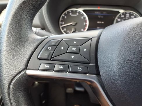 Used 2025 Nissan Sentra SV FWD image 15