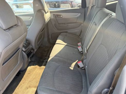 Used 2017 Chevrolet Traverse LS FWD image 7