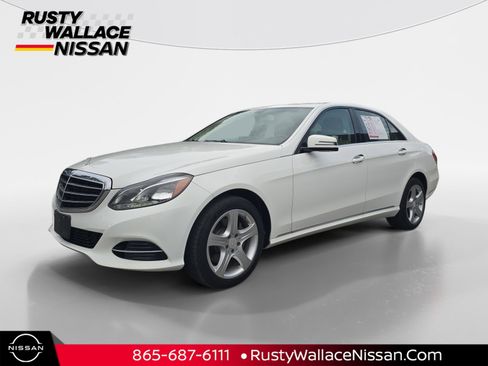 Used 2014 Mercedes-Benz E 250 BlueTEC 4MATIC Sedan image 1