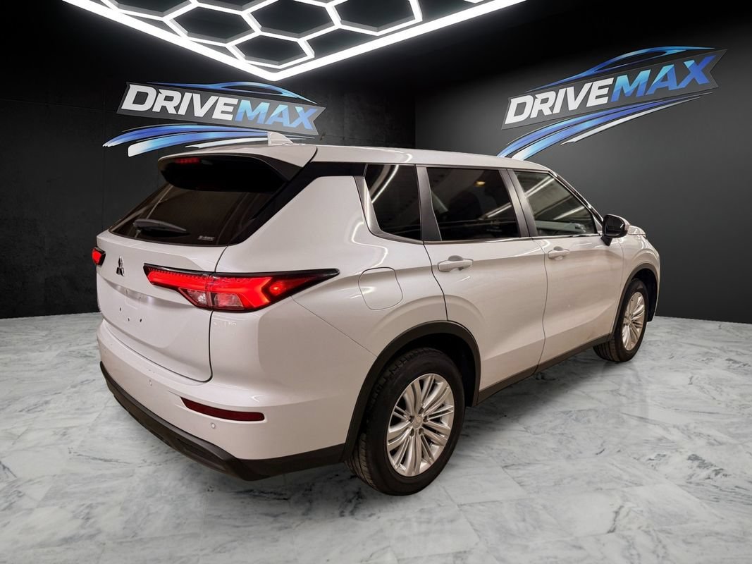 Used 2022 Mitsubishi Outlander ES AWD/4WD image 5