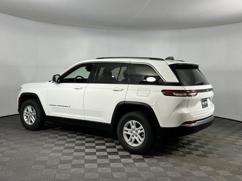 Certified 2023 Jeep Grand Cherokee Laredo image 10