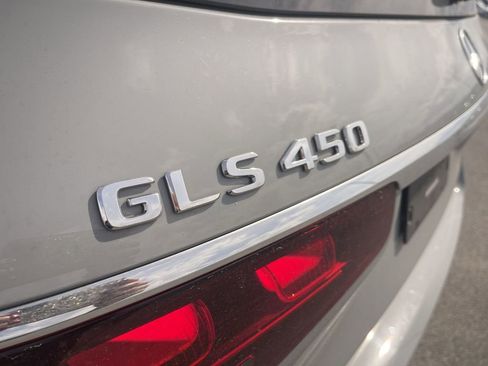 Used 2024 Mercedes-Benz GLS 450 4MATIC image 4