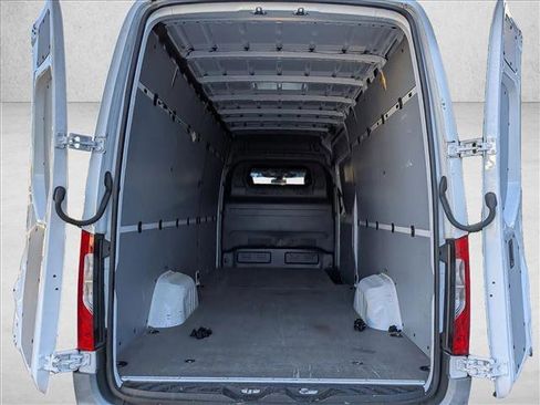Used 2023 Mercedes-Benz Sprinter 2500 image 18