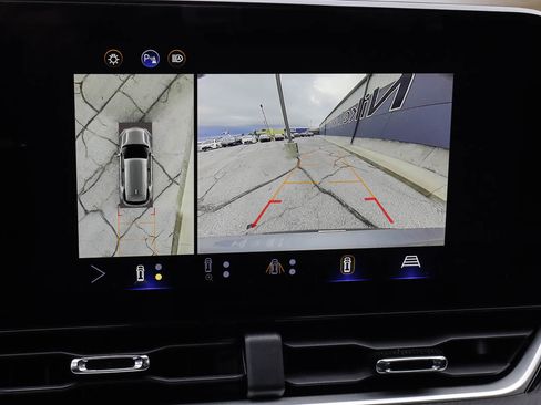 Used 2025 Chevrolet Equinox LT w/ Convenience Package II FWD image 12