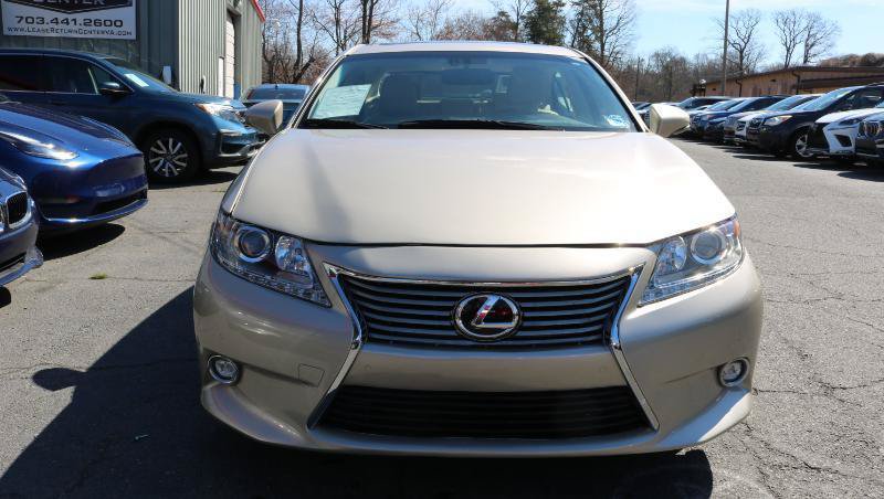 Used 2015 Lexus ES 350 w/ Luxury Package FWD image 2