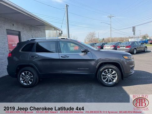 Used 2019 Jeep Cherokee Latitude Plus AWD/4WD image 4