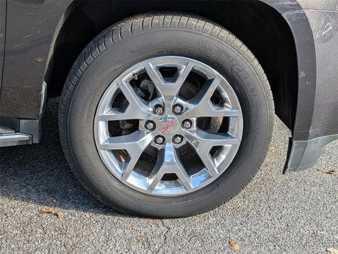 Used 2017 GMC Yukon XL SLT w/ Open Road Package image 12