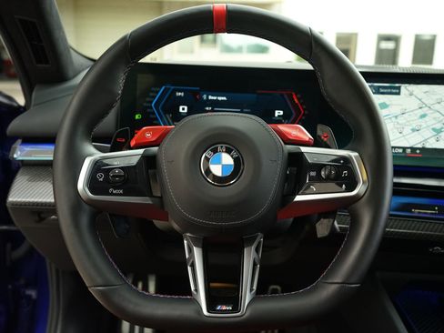 Used 2025 BMW M5 w/ Carbon Package AWD/4WD image 8