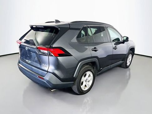 Used 2021 Toyota RAV4 XLE w/ Convenience Package image 8