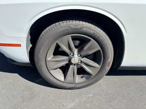 Used 2020 Dodge Challenger SXT RWD image 13