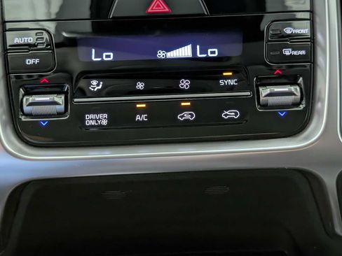 Certified 2023 Kia Sorento EX AWD/4WD image 33