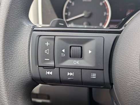 Used 2023 Nissan Rogue SV FWD image 24