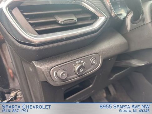 Used 2023 Chevrolet TrailBlazer LT FWD image 17