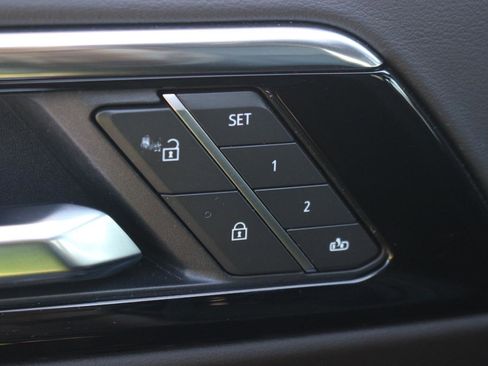 Used 2025 Chevrolet Tahoe Z71 image 15