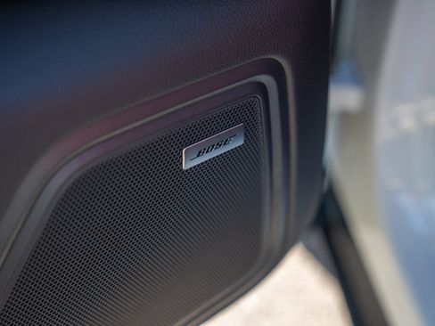 Certified 2026 Porsche Macan AWD/4WD image 11