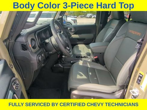 Used 2025 Jeep Gladiator Mojave AWD/4WD image 24