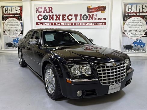 Used 2007 Chrysler 300 C RWD image 2