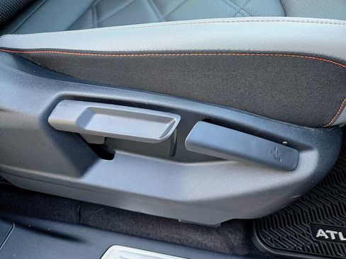 Used 2024 Volkswagen Atlas Peak Edition SE image 28