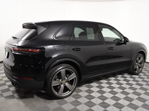 Used 2022 Porsche Cayenne Platinum Edition AWD/4WD image 7
