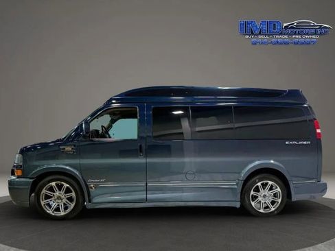 Used 2017 Chevrolet Express 2500 RWD image 9