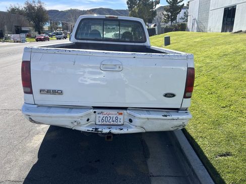 Used 2003 Ford F250 XL image 9