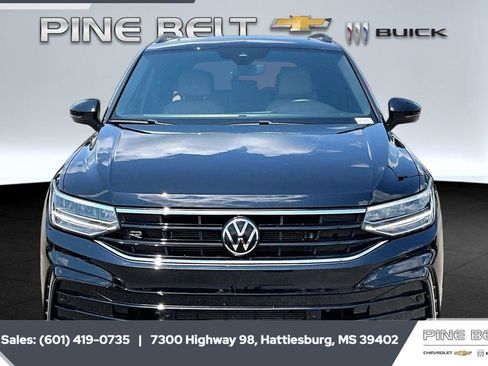 Used 2024 Volkswagen Tiguan SE R-Line FWD image 3