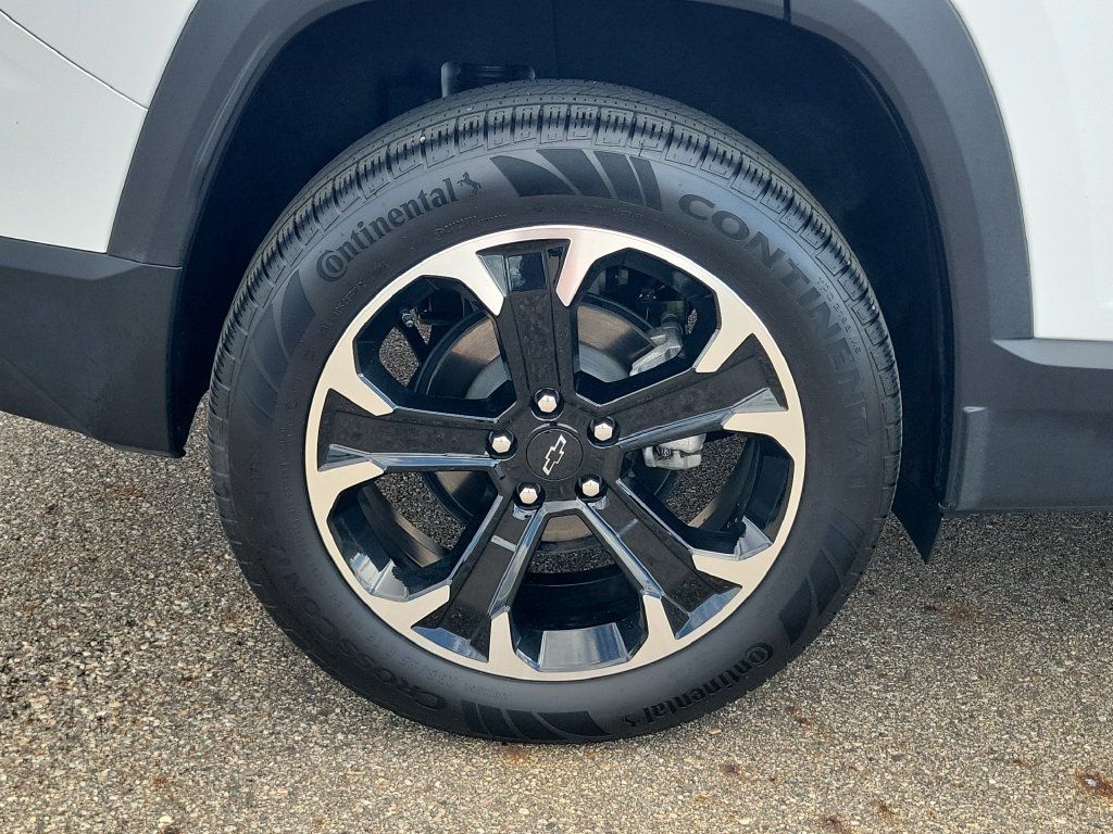 Used 2025 Chevrolet Equinox LT AWD/4WD image 32