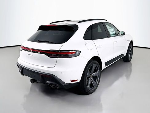 Certified 2026 Porsche Macan AWD/4WD image 9