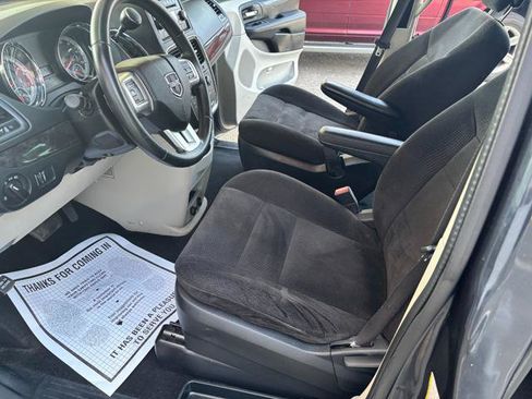 Used 2014 Dodge Grand Caravan American Value Package w/ UConnect Hands-Free Group FWD image 11