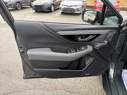 Used 2025 Subaru Outback Onyx Edition XT w/ Popular Package #2 image 19