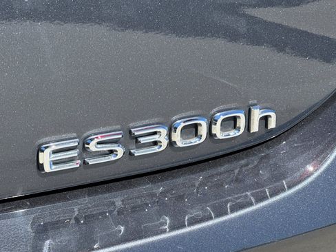 Used 2023 Lexus ES 300h w/ Premium Package FWD image 31