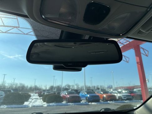 Used 2015 Jeep Cherokee Limited image 21