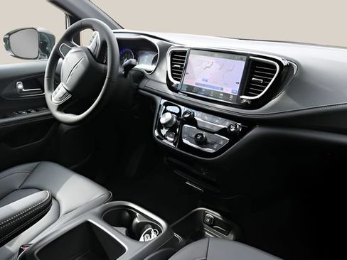 New 2026 Chrysler Pacifica Select image 20